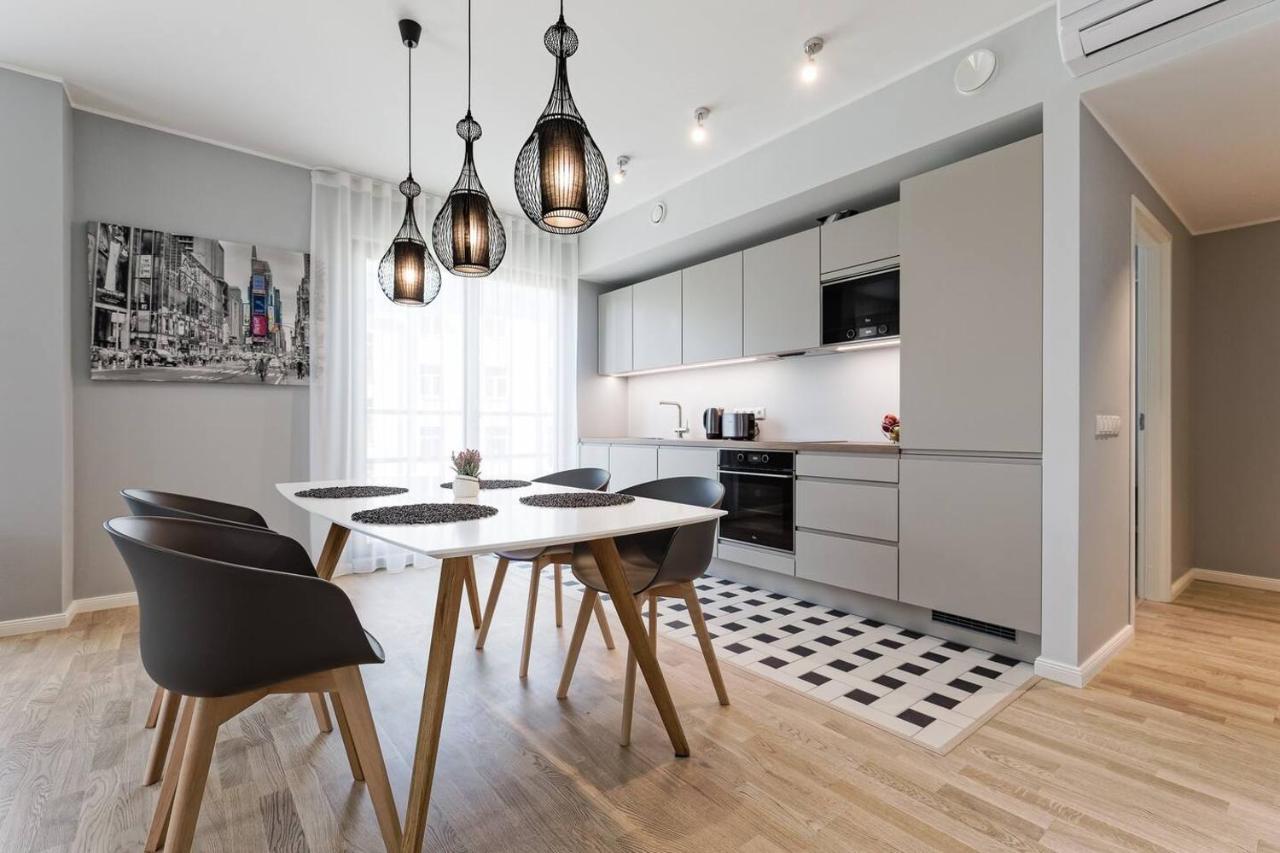Central Apartments, Quiet With Free Parking And Ac. Tallinn Ngoại thất bức ảnh