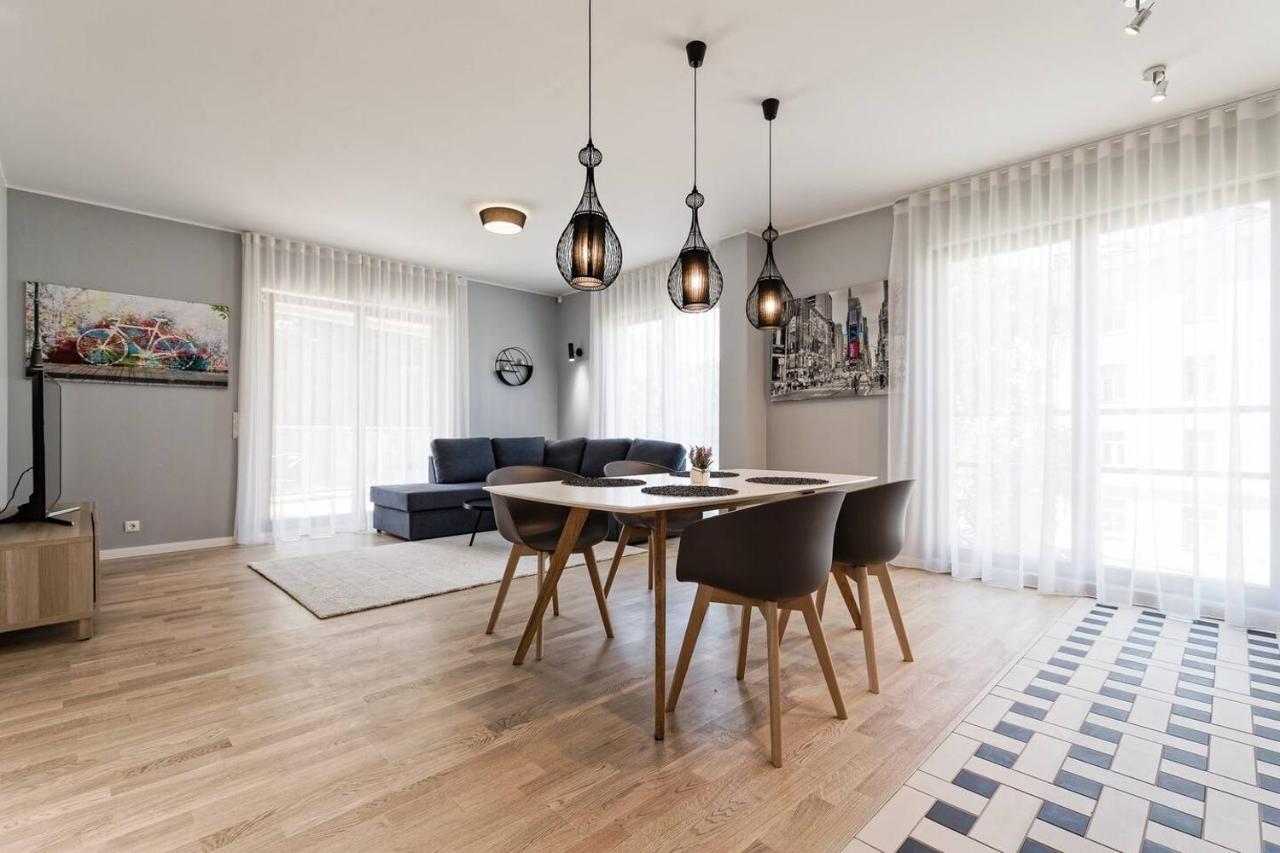 Central Apartments, Quiet With Free Parking And Ac. Tallinn Ngoại thất bức ảnh
