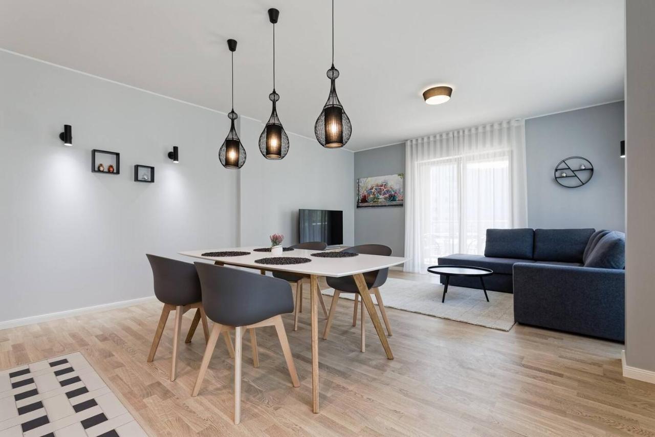 Central Apartments, Quiet With Free Parking And Ac. Tallinn Ngoại thất bức ảnh