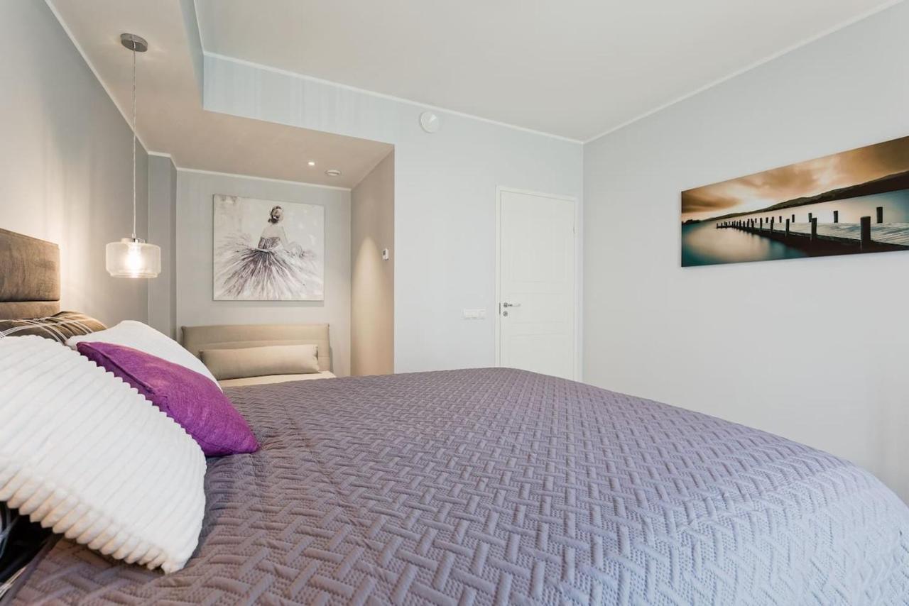 Central Apartments, Quiet With Free Parking And Ac. Tallinn Ngoại thất bức ảnh