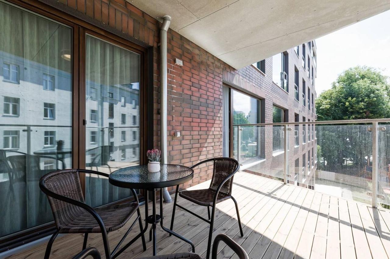 Central Apartments, Quiet With Free Parking And Ac. Tallinn Ngoại thất bức ảnh