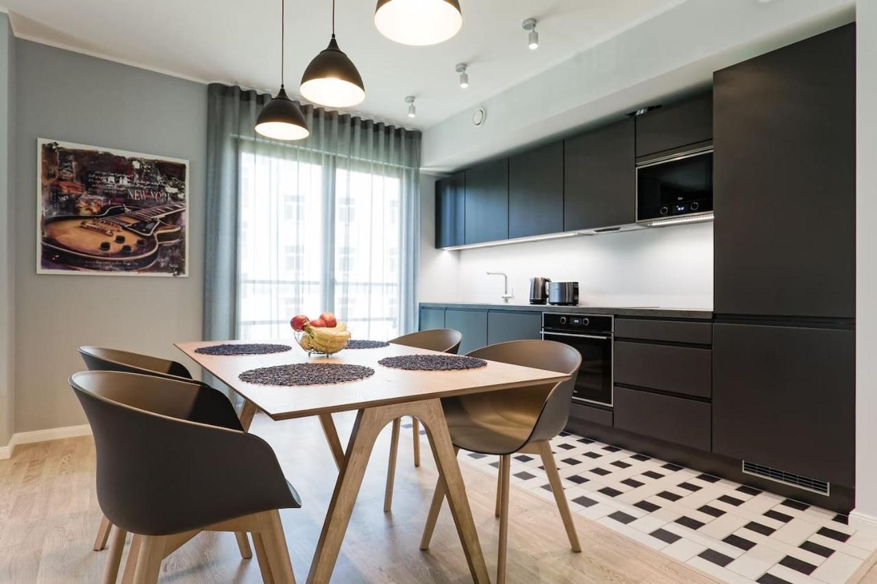 Central Apartments, Quiet With Free Parking And Ac. Tallinn Ngoại thất bức ảnh