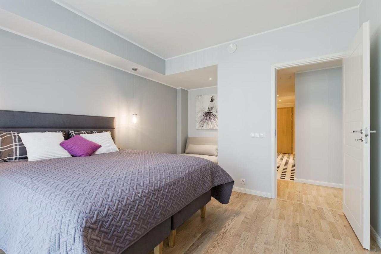 Central Apartments, Quiet With Free Parking And Ac. Tallinn Ngoại thất bức ảnh