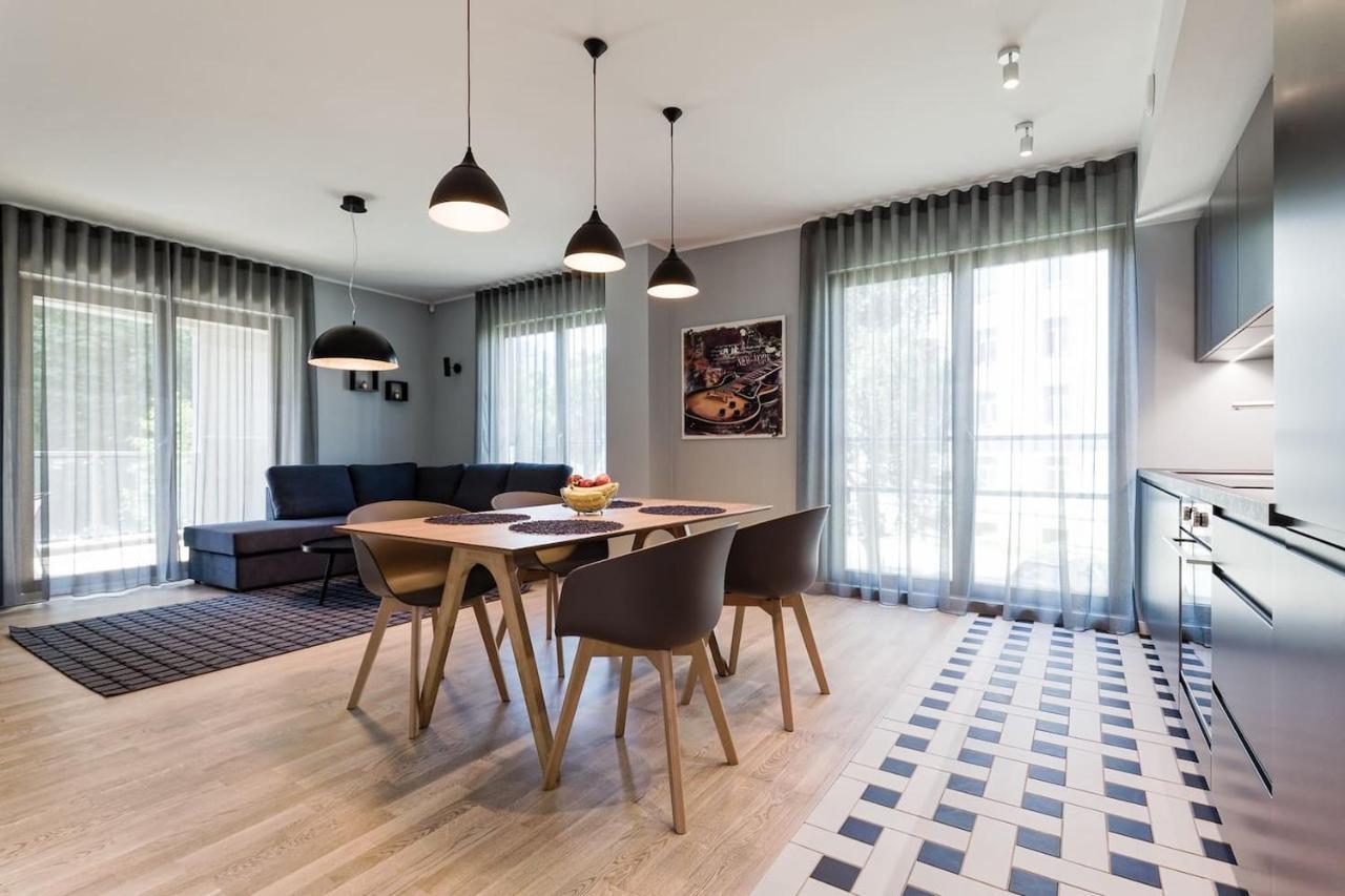 Central Apartments, Quiet With Free Parking And Ac. Tallinn Ngoại thất bức ảnh